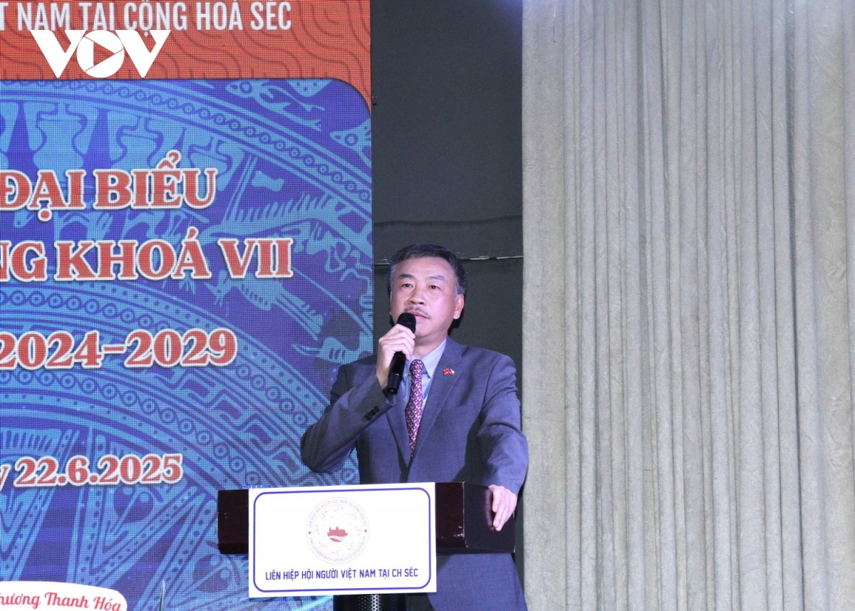 Dai hoi bat thuong lien hiep hoi nguoi viet nam tai cong hoa sec hinh anh 2