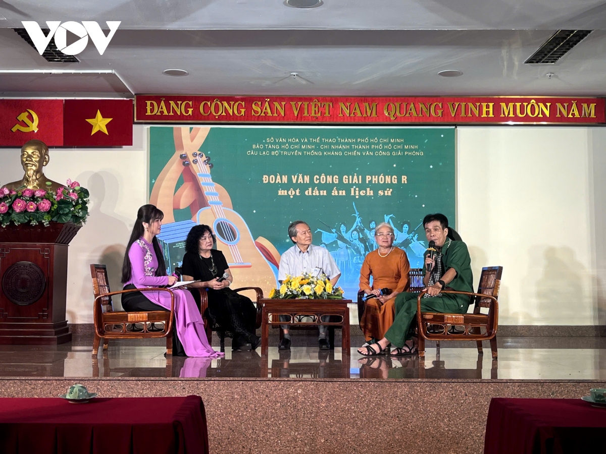 Đoàn văn công giải phóng r- những câu chuyện từ chiến trường hình ảnh 1 Doan van cong giai phong r- nhung cau chuyen tu chien truong hinh anh 1