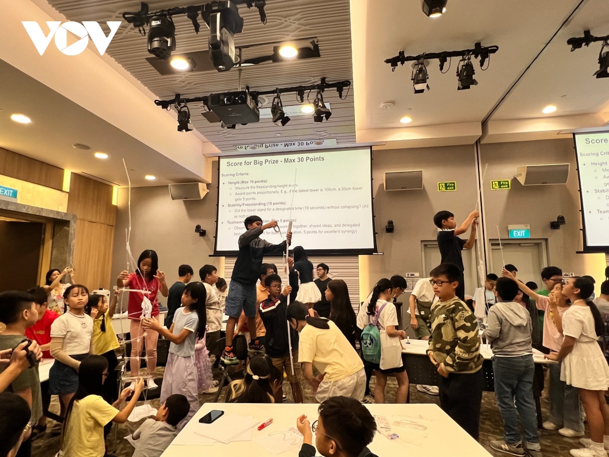 khơi nguồn đam mê khoa học cho thế hệ trẻ người việt tại singapore hình ảnh 4 khoi nguon dam me khoa hoc cho the he tre nguoi viet tai singapore hinh anh 4