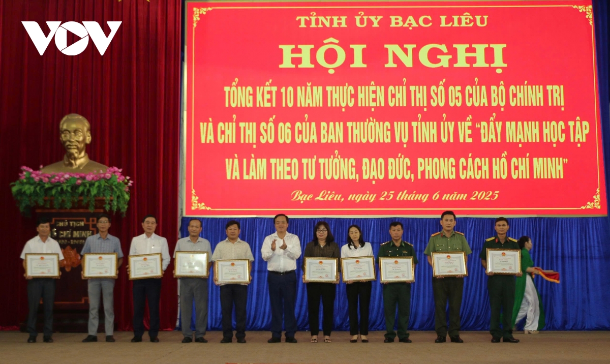 bạc liêu tổng kết 10 năm đẩy mạnh học tập và làm theo tư tưởng, đạo đức, phong cách hồ chí minh hình ảnh 2 bac lieu tong ket 10 nam day manh hoc tap va lam theo tu tuong, dao duc, phong cach ho chi minh hinh anh 2