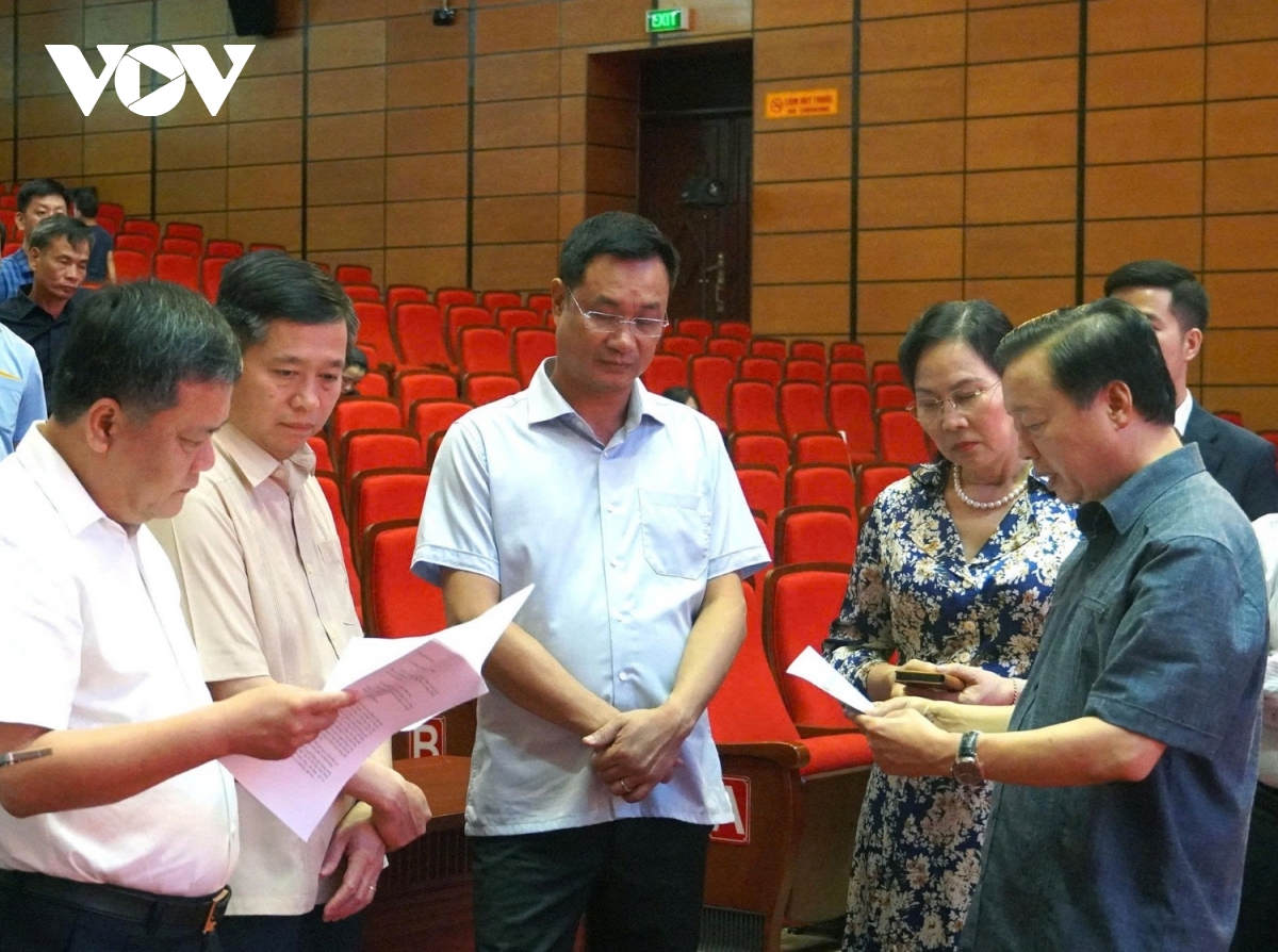 Phó Thủ tướng kiểm tra công tác chuẩn bị lễ công bố sáp nhập ĐVHC tại Quảng Bình