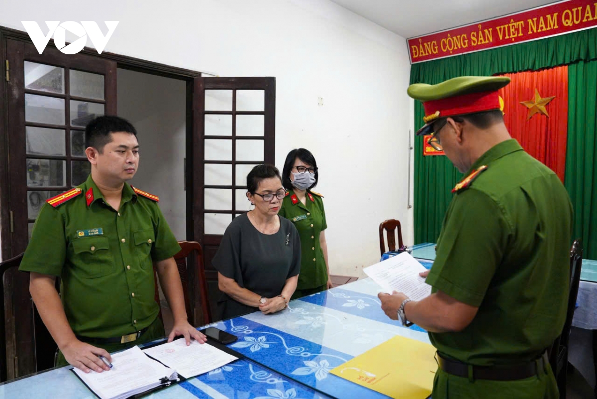 Khởi tố đối tượng dùng đậu nành, hạt bắp và phụ gia sản xuất cà phê giả