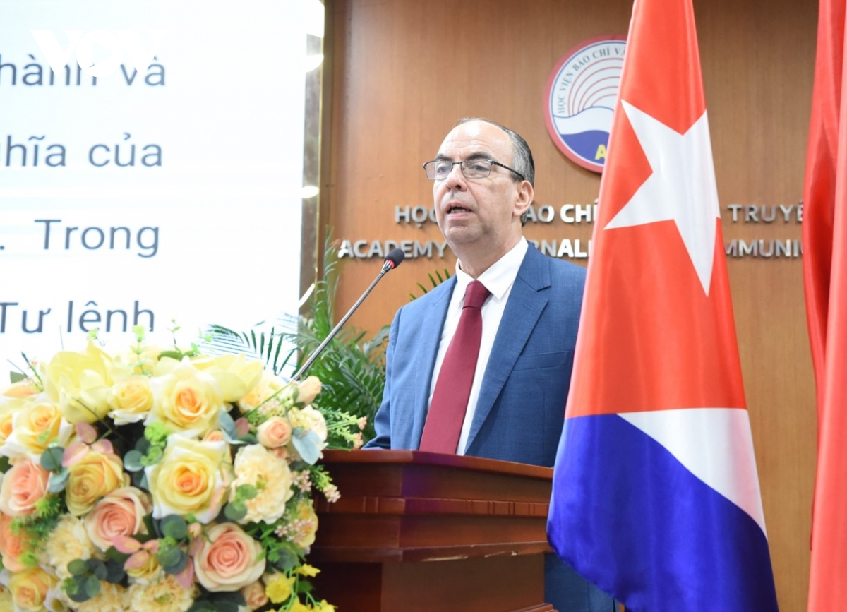 moi quan he ben chat trong hop tac bao chi viet nam - cuba hinh anh 2