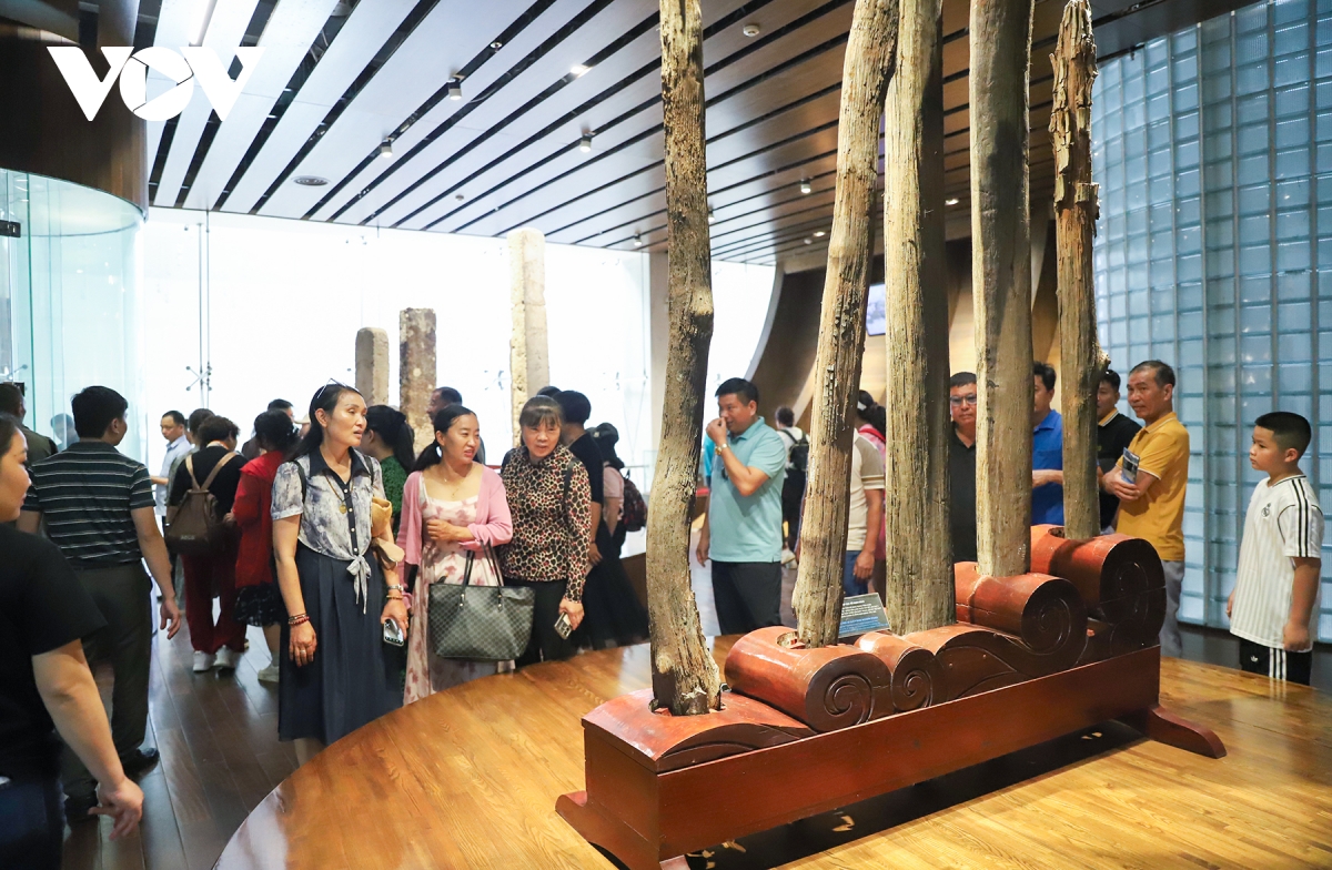 bảo tàng quảng ninh - Điểm đến văn hoá viral bên bờ vịnh hạ long hình ảnh 2 bao tang quang ninh - Diem den van hoa viral ben bo vinh ha long hinh anh 2