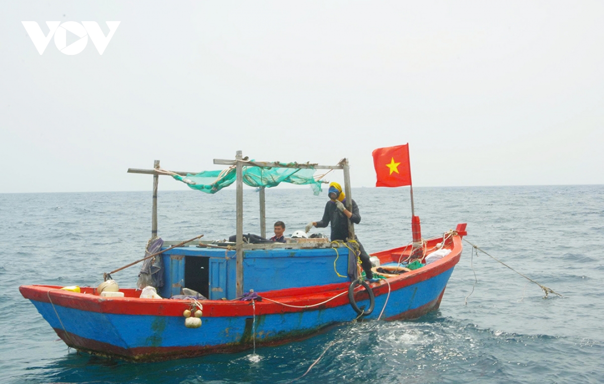 lý sơn - quảng ngãi niêm phong tàu cá 3 không hình ảnh 3 ly son - quang ngai niem phong tau ca 3 khong hinh anh 3