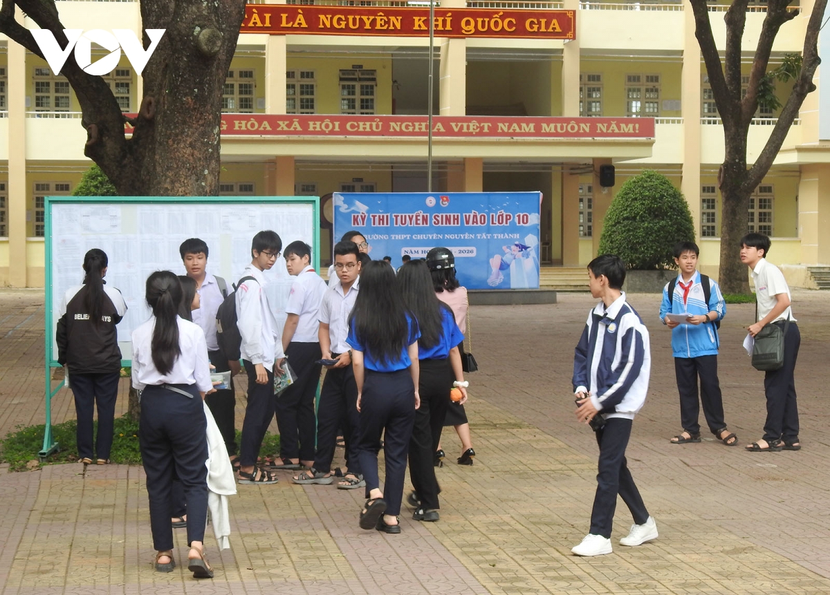 kon tum tuyen sinh lop 10 som de dam bao sap xep, to chuc lai don vi hanh chinh hinh anh 1