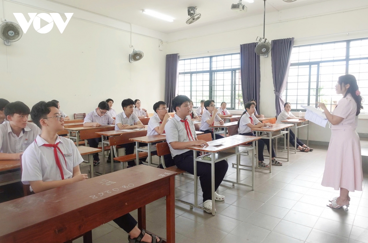 hơn 11.600 thí sinh đến làm thủ tục dự thi vào lớp 10 ở Đà nẵng hình ảnh 2 hon 11.600 thi sinh den lam thu tuc du thi vao lop 10 o Da nang hinh anh 2