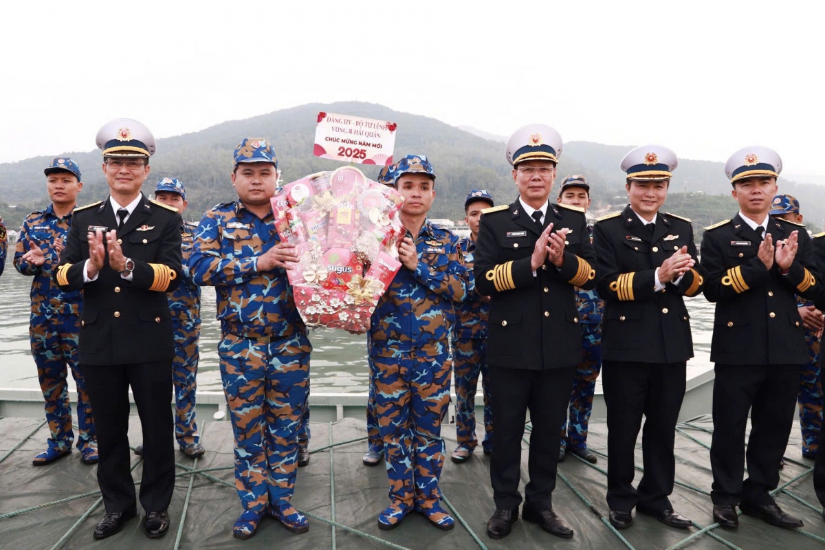 những người lính hải đội 311 kiên trung nơi đầu sóng hình ảnh 4 nhung nguoi linh hai doi 311 kien trung noi dau song hinh anh 4
