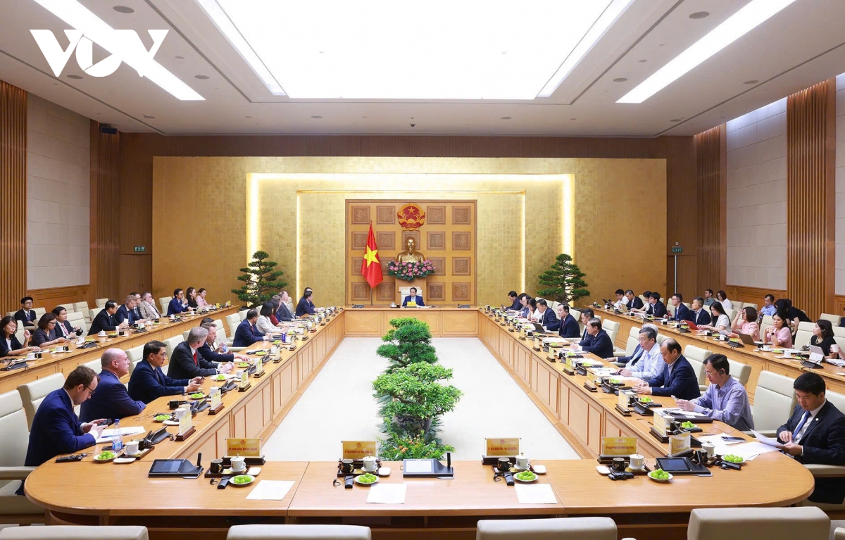 thu tuong pham minh chinh keu goi anh quoc, cac doanh nghiep thuc hien 6 dot pha hinh anh 2