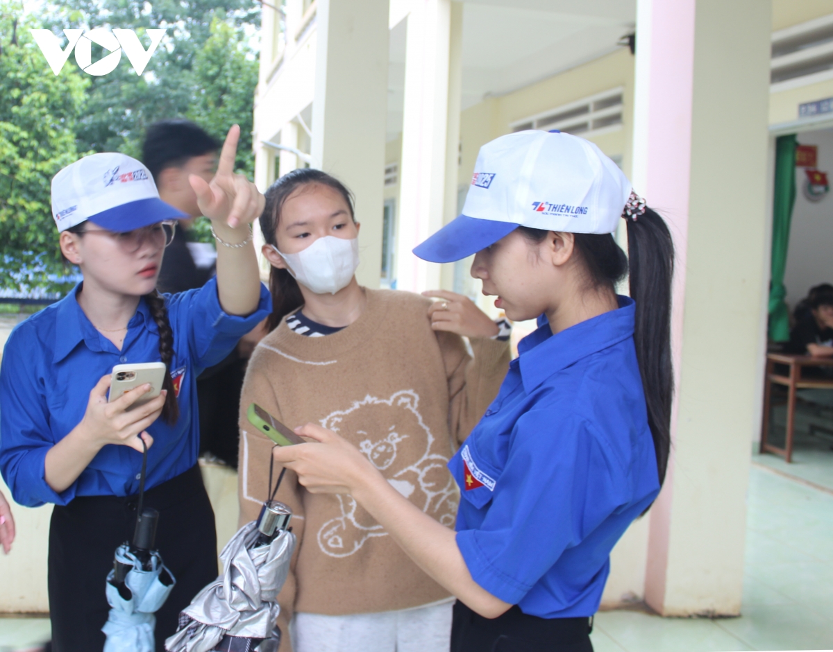 tiếp sức mùa thi đồng hành cùng kỳ thi thpt tại Đắk lắk hình ảnh 2 tiep suc mua thi dong hanh cung ky thi thpt tai Dak lak hinh anh 2