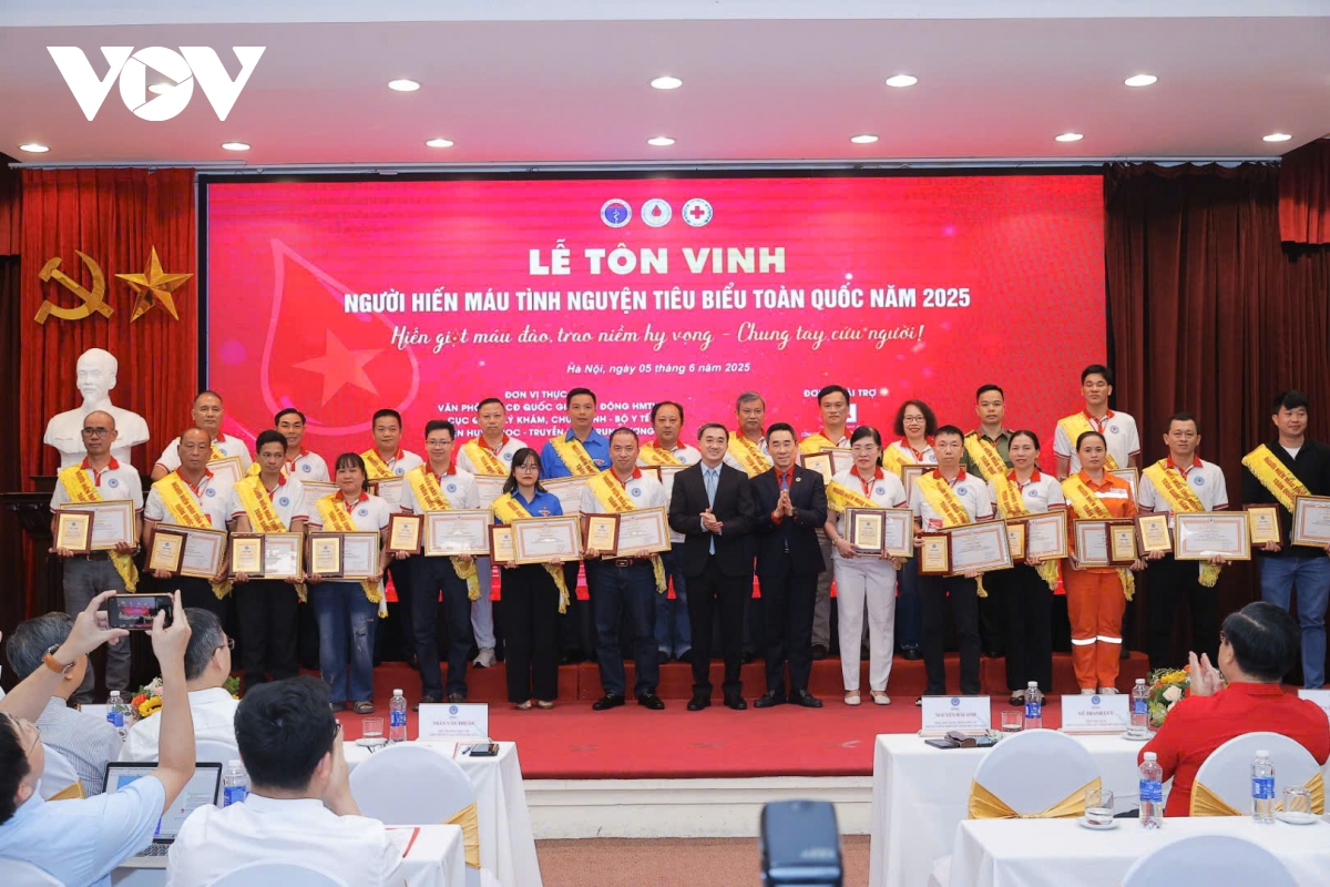 Tôn vinh 100 gương mặt hiến máu tiêu biểu toàn quốc 2025