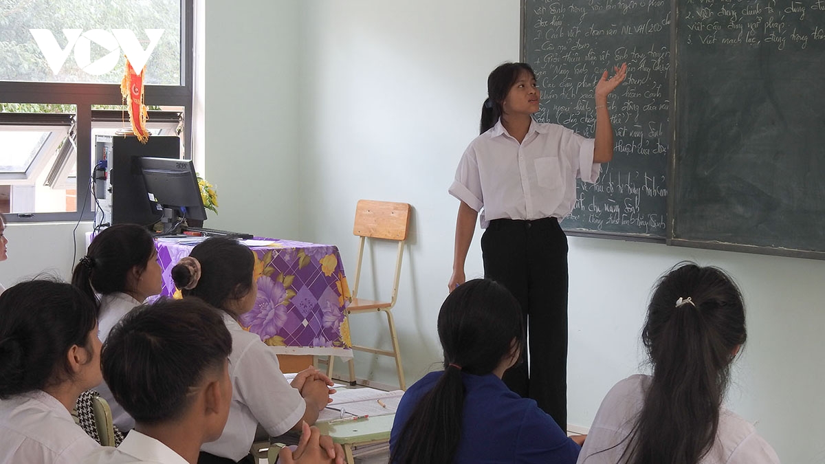 học sinh vùng dân tộc thiểu số kon tum tích cực ôn luyện thi tốt nghiệp thpt hình ảnh 2 hoc sinh vung dan toc thieu so kon tum tich cuc on luyen thi tot nghiep thpt hinh anh 2