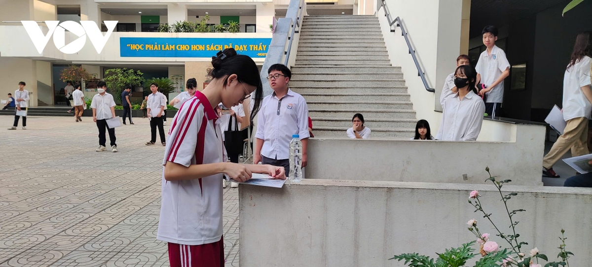 103.000 thí sinh hà nội bước vào môn thi đầu tiên kỳ thi vào 10 hình ảnh 5 103.000 thi sinh ha noi buoc vao mon thi dau tien ky thi vao 10 hinh anh 5