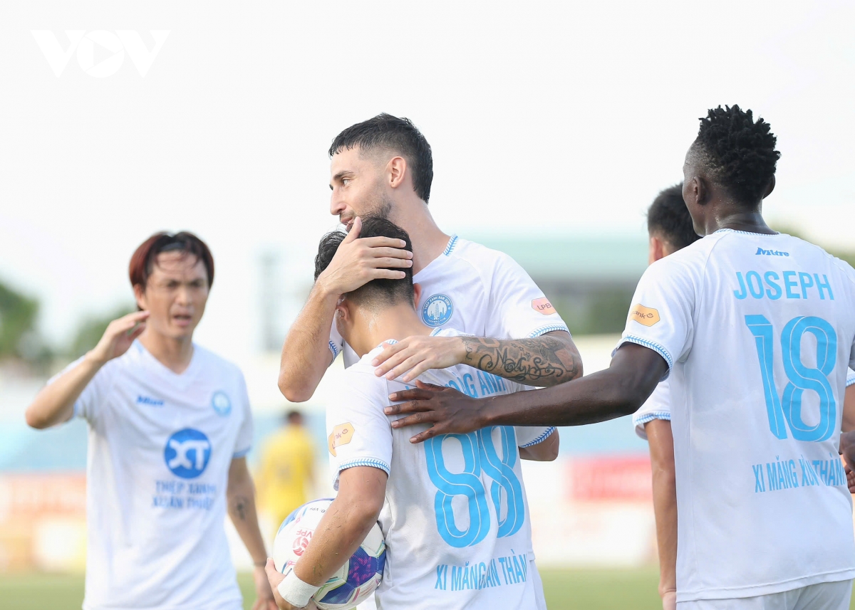 kết quả v-league hôm nay 22 6 nam Định giành thắng lợi ngày nâng cúp vô địch hình ảnh 3 ket qua v-league hom nay 22 6 nam Dinh gianh thang loi ngay nang cup vo dich hinh anh 3