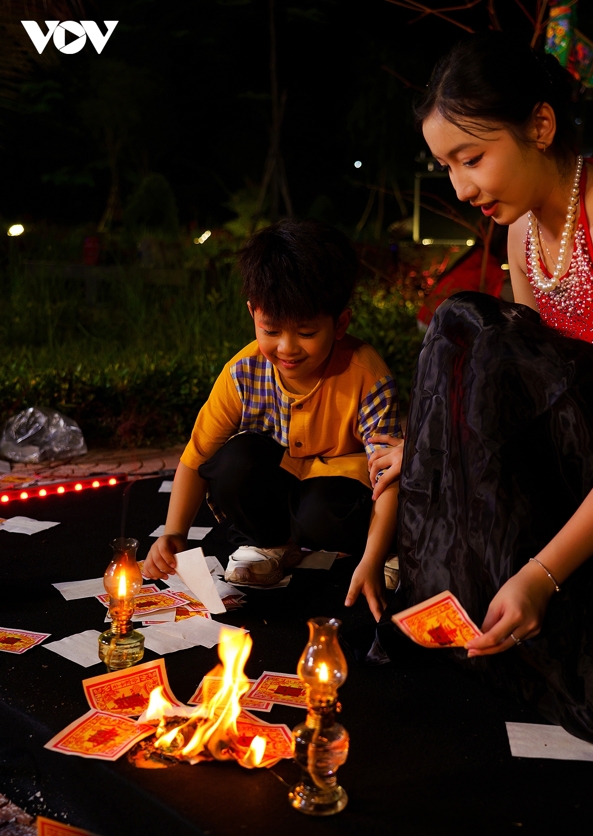 tái hiện phiên chợ âm dương xứ kinh bắc tại show thời trang xứ tây Đô hình ảnh 3 tai hien phien cho am duong xu kinh bac tai show thoi trang xu tay Do hinh anh 3