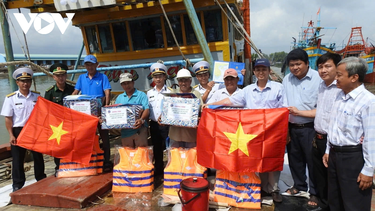 vùng 2 hải quân bảo vệ vững chắc chủ quyền biển đảo, thềm lục địa phía nam hình ảnh 3 vung 2 hai quan bao ve vung chac chu quyen bien dao, them luc dia phia nam hinh anh 3