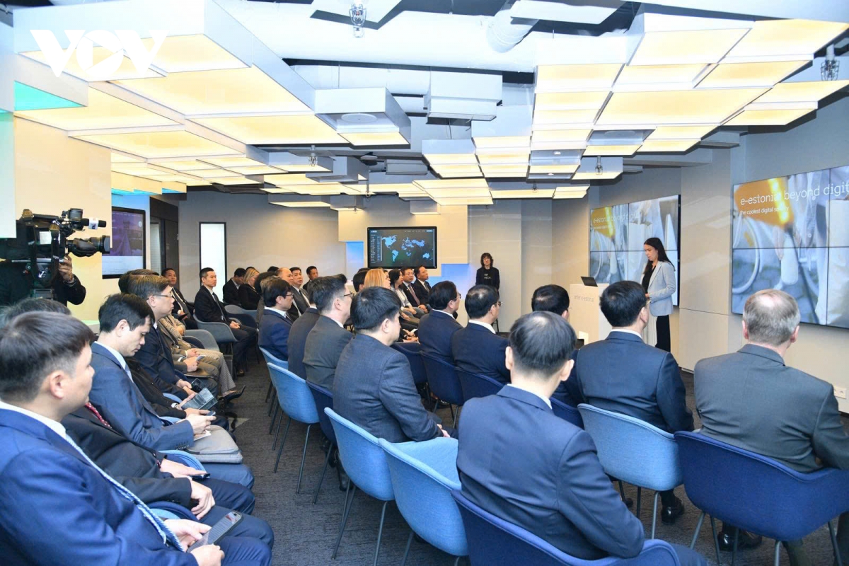 thủ tướng phạm minh chính thăm biểu tượng chính phủ số e-estonia hình ảnh 2 thu tuong pham minh chinh tham bieu tuong chinh phu so e-estonia hinh anh 2