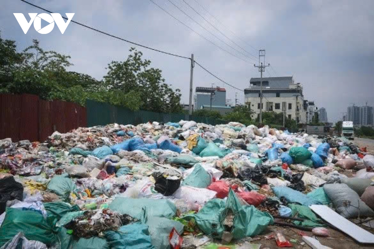 hà nội kiểm tra việc xử lý về vệ sinh môi trường tại xã la phù hình ảnh 2 ha noi kiem tra viec xu ly ve ve sinh moi truong tai xa la phu hinh anh 2