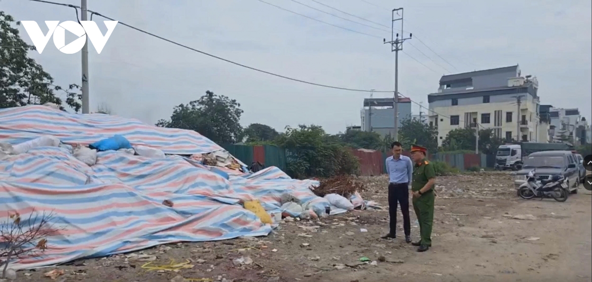 hà nội kiểm tra việc xử lý về vệ sinh môi trường tại xã la phù hình ảnh 3 ha noi kiem tra viec xu ly ve ve sinh moi truong tai xa la phu hinh anh 3