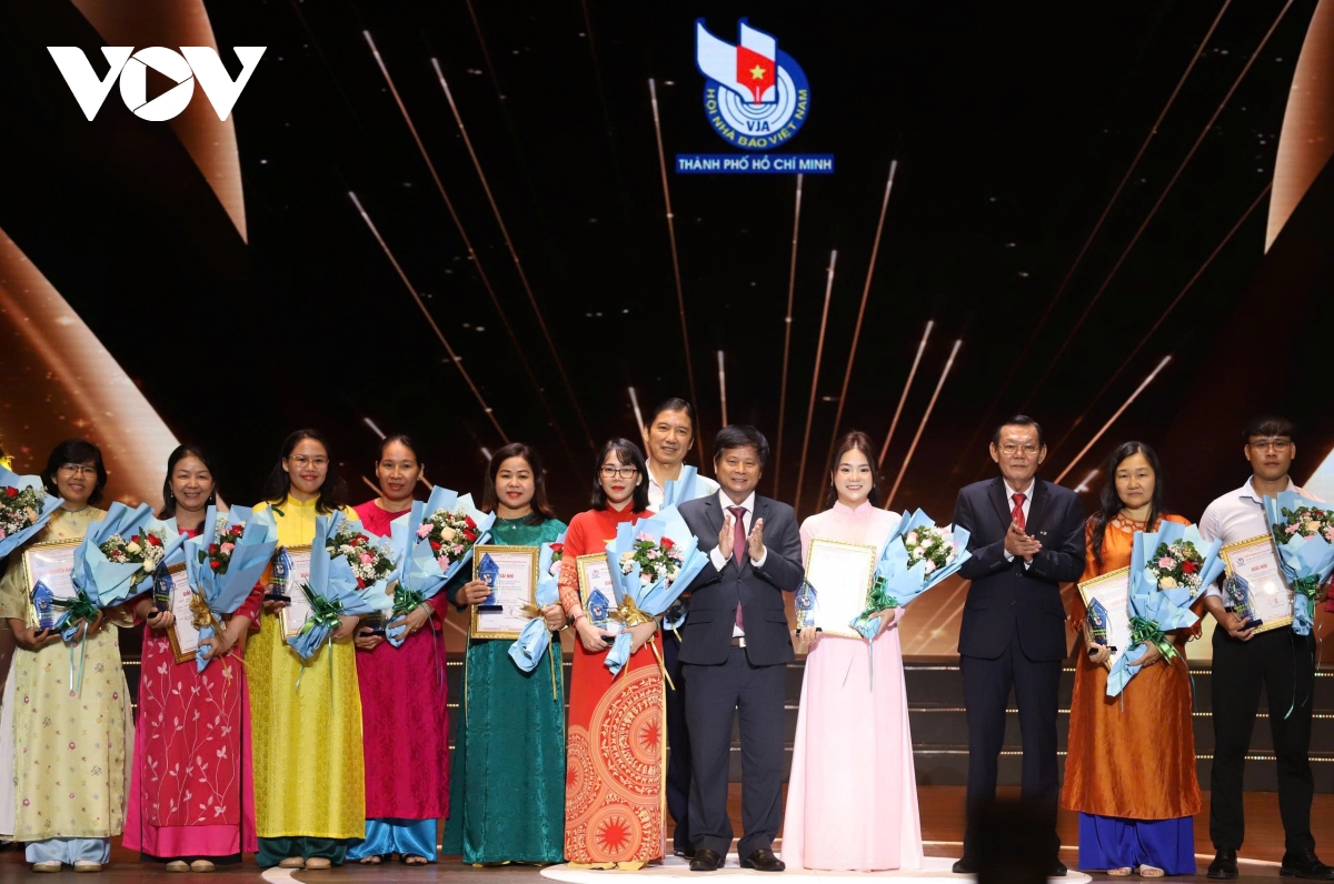 tp.hcm tôn vinh người làm báo, trao giải 72 tác phẩm tiêu biểu hình ảnh 3 tp.hcm ton vinh nguoi lam bao, trao giai 72 tac pham tieu bieu hinh anh 3