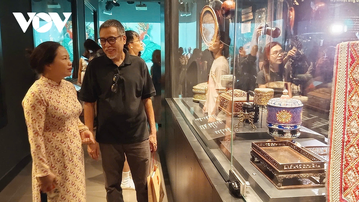 ra mắt không gian trưng bày mỹ thuật ứng dụng và mỹ thuật dân gian hình ảnh 5 ra mat khong gian trung bay my thuat ung dung va my thuat dan gian hinh anh 5