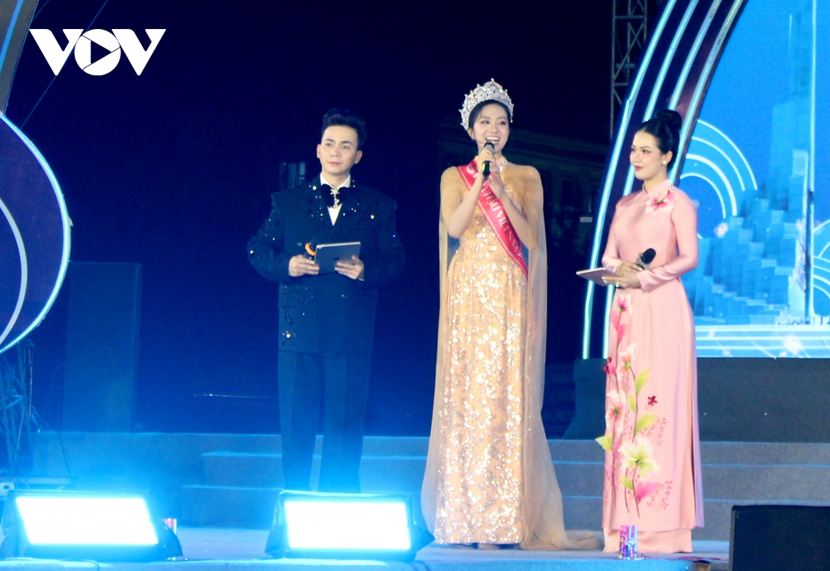 Ấn tượng bản hòa ca rừng và biển tại chương trình Đắk lắk - Âm vang ngày mới hình ảnh 4 An tuong ban hoa ca rung va bien tai chuong trinh Dak lak - Am vang ngay moi hinh anh 4