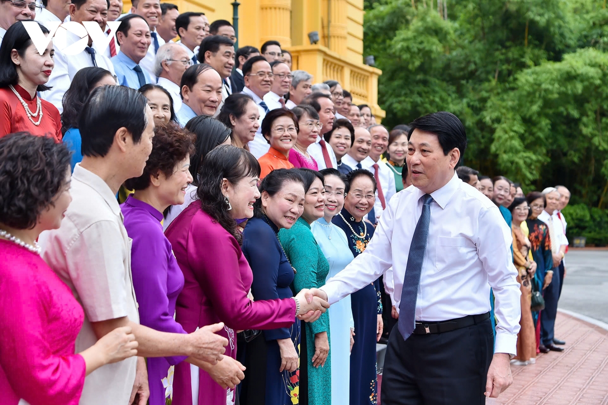 Chủ tịch nước Lương Cường gặp mặt đoàn đại biểu Hội Khuyến học tiêu biểu toàn quốc
