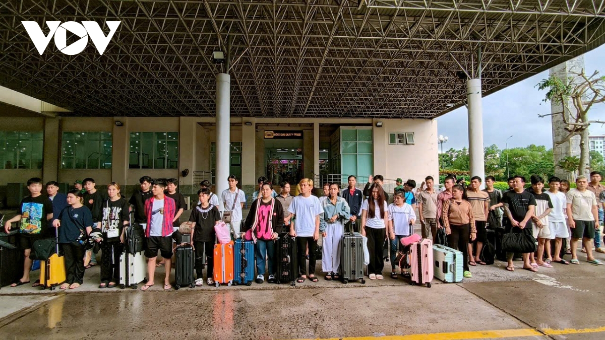 tiếp nhận 45 công dân việt nam cư trú trái phép tại campuchia hình ảnh 3 tiep nhan 45 cong dan viet nam cu tru trai phep tai campuchia hinh anh 3