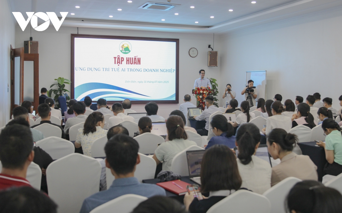 Lan tỏa "bình dân học vụ số", thúc đẩy AI trong doanh nghiệp ở Điện Biên