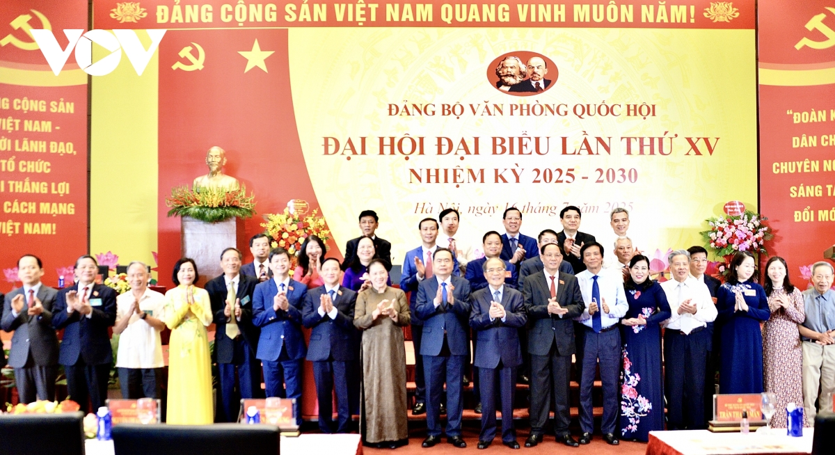 chủ tịch quốc hội trần thanh mẫn dự Đại hội Đảng bộ văn phòng quốc hội hình ảnh 6 chu tich quoc hoi tran thanh man du Dai hoi Dang bo van phong quoc hoi hinh anh 6
