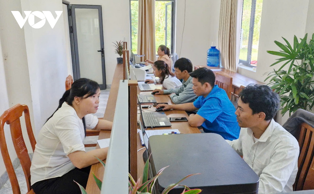 Cán bộ xã miền núi Sông Kôn nỗ lực vì một chính quyền gần dân