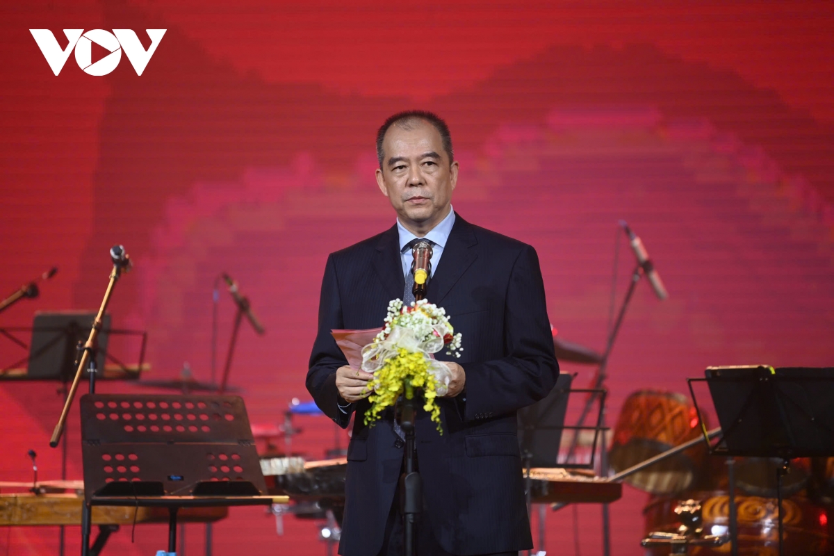 tieng hat huu nghi viet trung 2025 khuc ca ket noi trai tim hai dan toc hinh anh 3