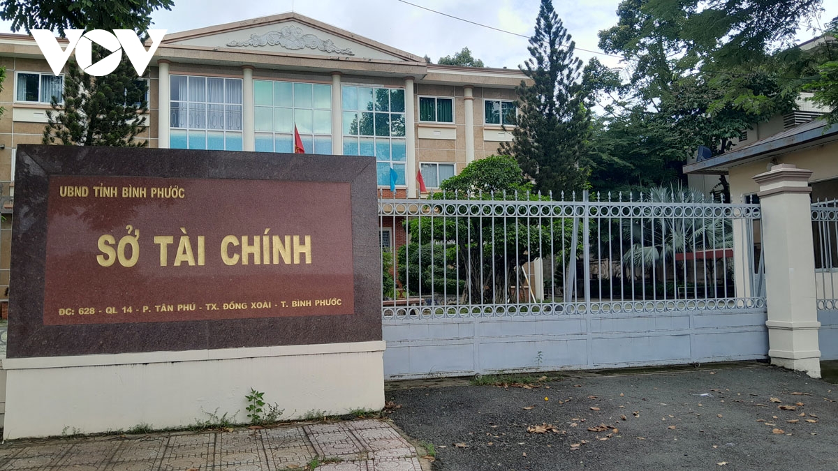 nhiều trụ sở cơ quan của tỉnh bình phước cũ đang bỏ trống, cửa đóng then cài hình ảnh 2 nhieu tru so co quan cua tinh binh phuoc cu dang bo trong, cua dong then cai hinh anh 2