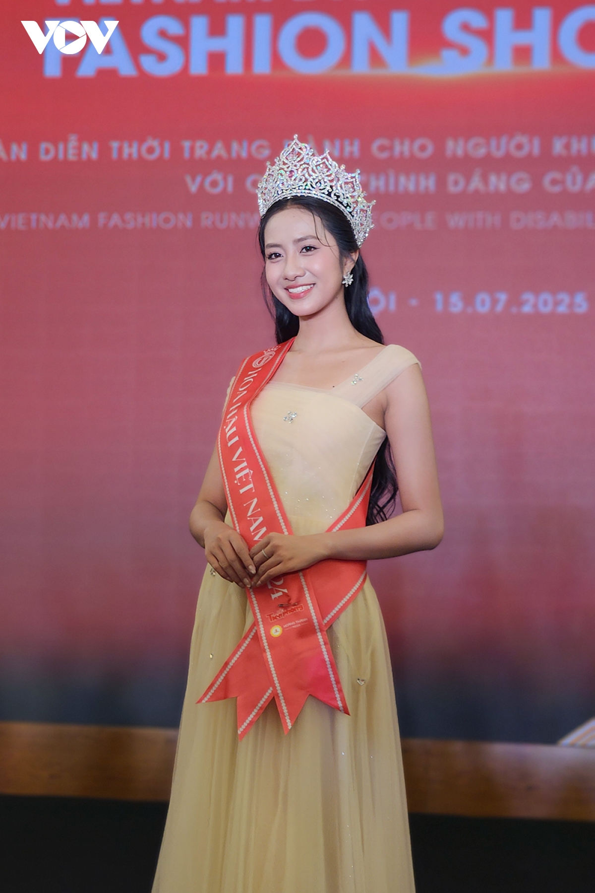 hoa hậu hà trúc linh tôi là cô gái còn nhiều thiếu sót hình ảnh 1 hoa hau ha truc linh toi la co gai con nhieu thieu sot hinh anh 1