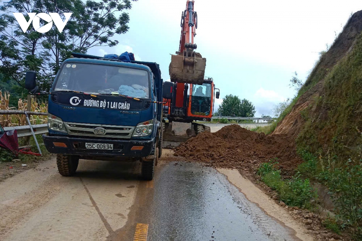 cập nhật bão số 3 Đảo bạch long vĩ tp hải phòng đang có gió giật cấp 9, mưa to, sóng lớn hình ảnh 24 cap nhat bao so 3 Dao bach long vi tp hai phong dang co gio giat cap 9, mua to, song lon hinh anh 24