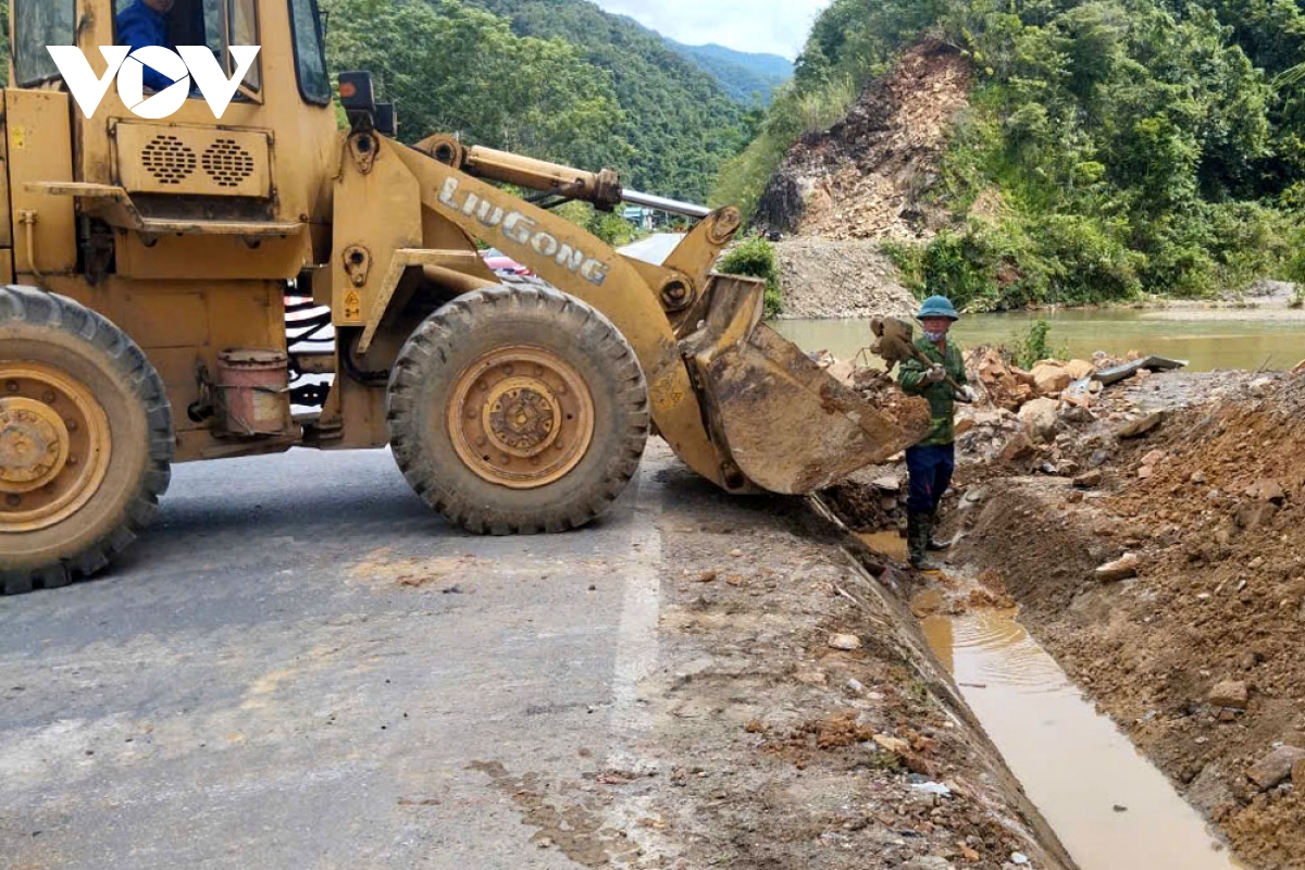 cập nhật bão số 3 Đảo bạch long vĩ tp hải phòng đang có gió giật cấp 9, mưa to, sóng lớn hình ảnh 25 cap nhat bao so 3 Dao bach long vi tp hai phong dang co gio giat cap 9, mua to, song lon hinh anh 25