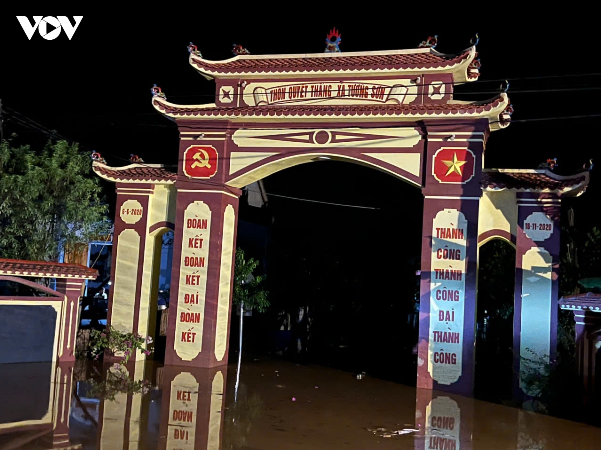 nguoi dan vung ha du nghe an trang dem chay lu hinh anh 3