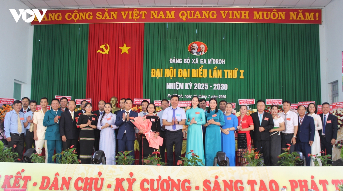 xa vung can cu cach mang Dak lak quyet tam xoa ngheo, ve dich nong thon moi hinh anh 1