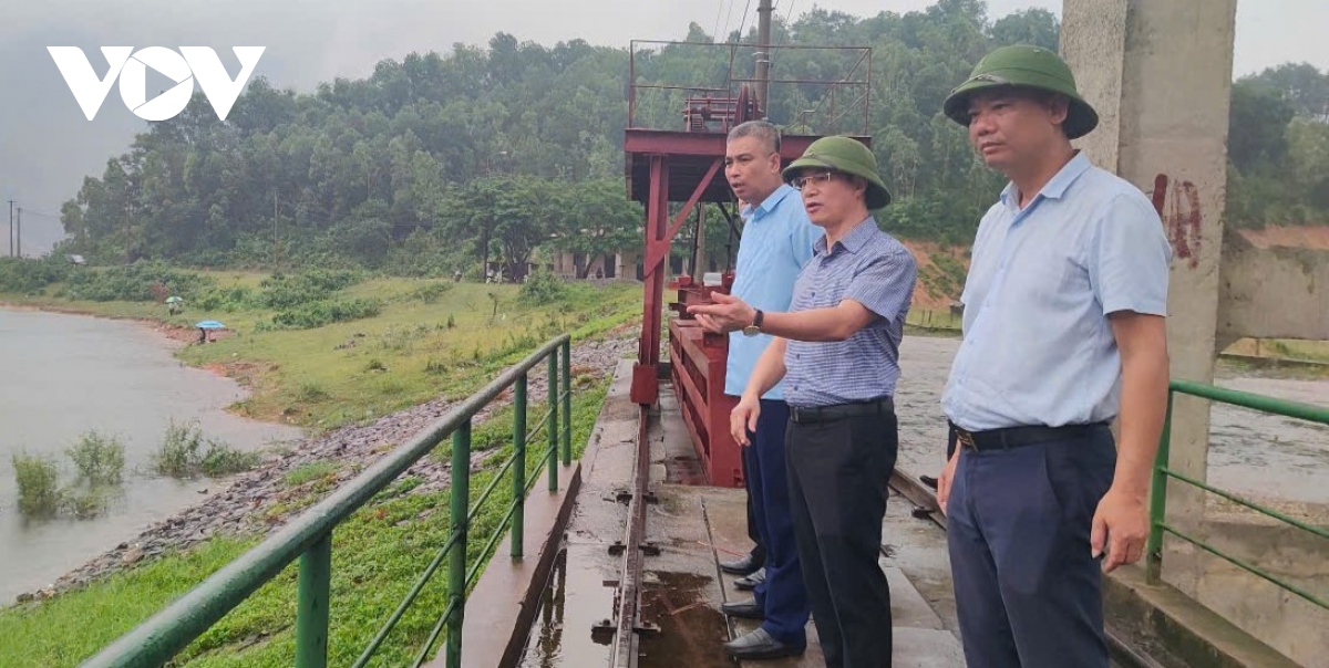 cập nhật bão số 3 Đảo bạch long vĩ tp hải phòng đang có gió giật cấp 9, mưa to, sóng lớn hình ảnh 14 cap nhat bao so 3 Dao bach long vi tp hai phong dang co gio giat cap 9, mua to, song lon hinh anh 14