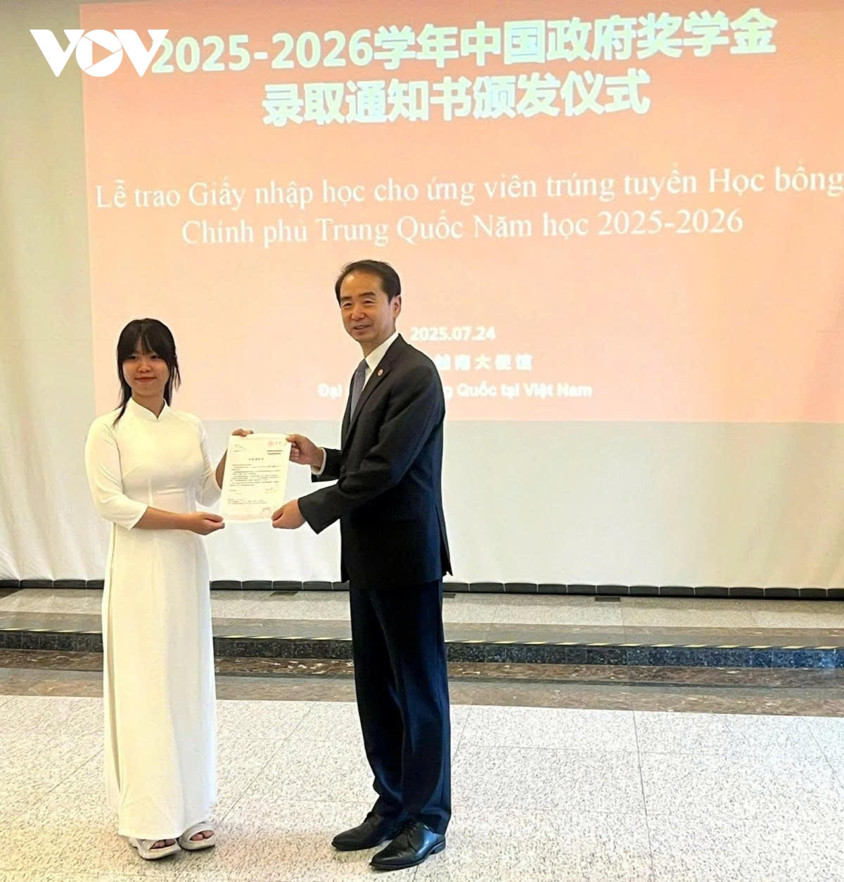 34 vietnamese students awarded chinese government scholarships for 2025 2026 picture 1