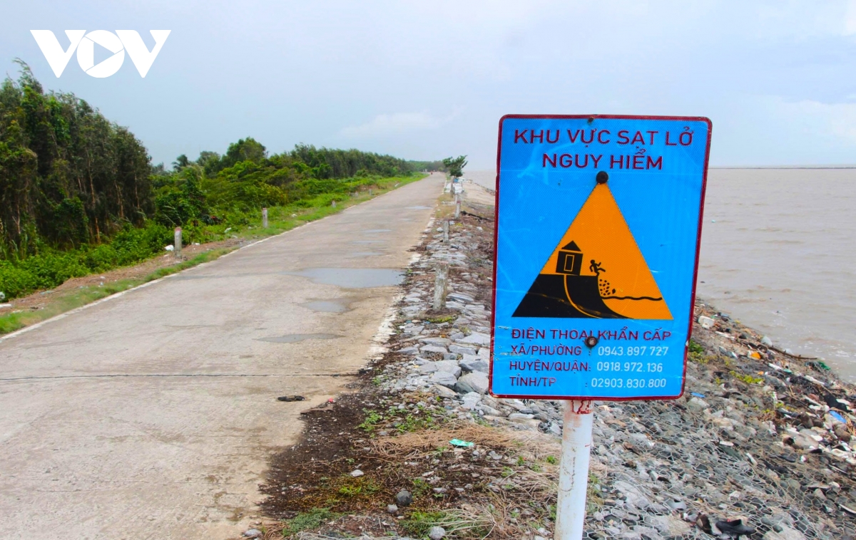 cà mau khẩn cấp ứng phó với sạt lở, sụt lún hình ảnh 2 ca mau khan cap ung pho voi sat lo, sut lun hinh anh 2