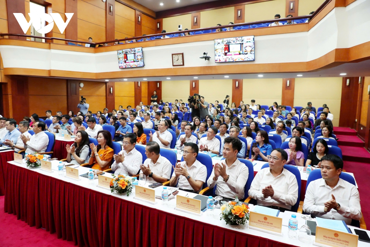 Bộ trưởng Bộ VHTTDL: Sau 2 concert "Anh trai", năm 2025 chúng ta phải có gì?