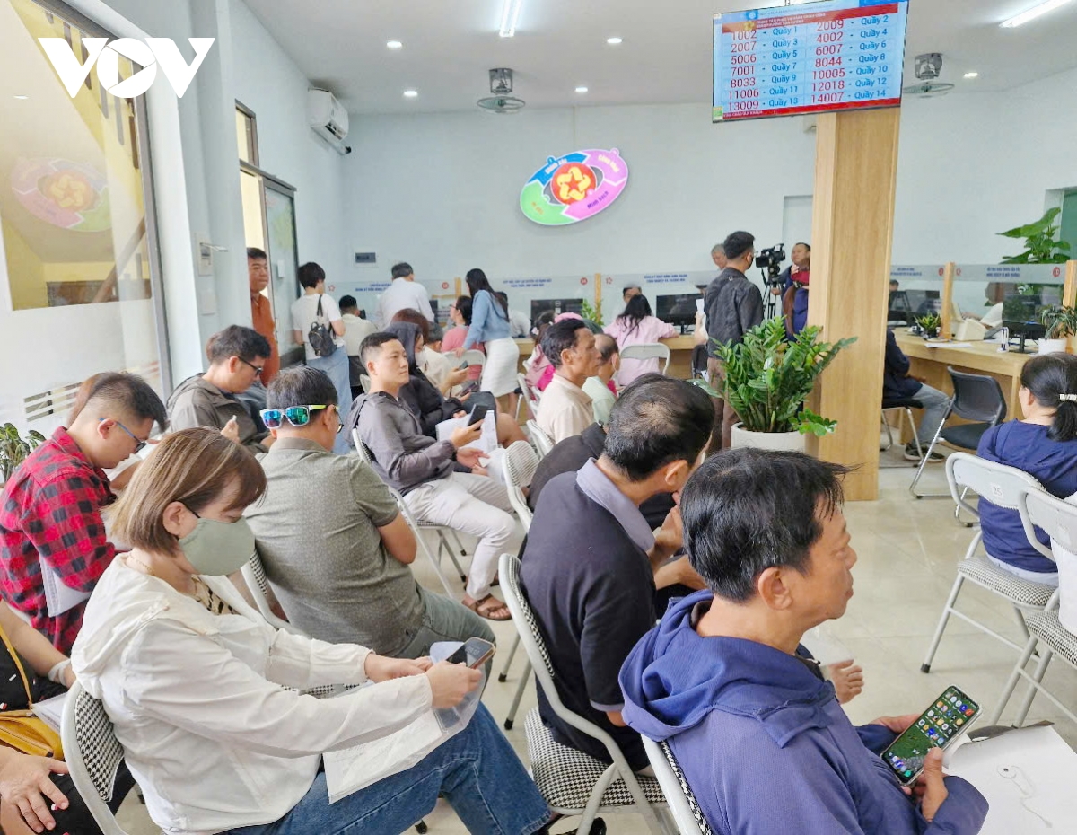 tuổi trẻ hỗ trợ người dân thực hiện dịch vụ hành chính công hình ảnh 9 tuoi tre ho tro nguoi dan thuc hien dich vu hanh chinh cong hinh anh 9