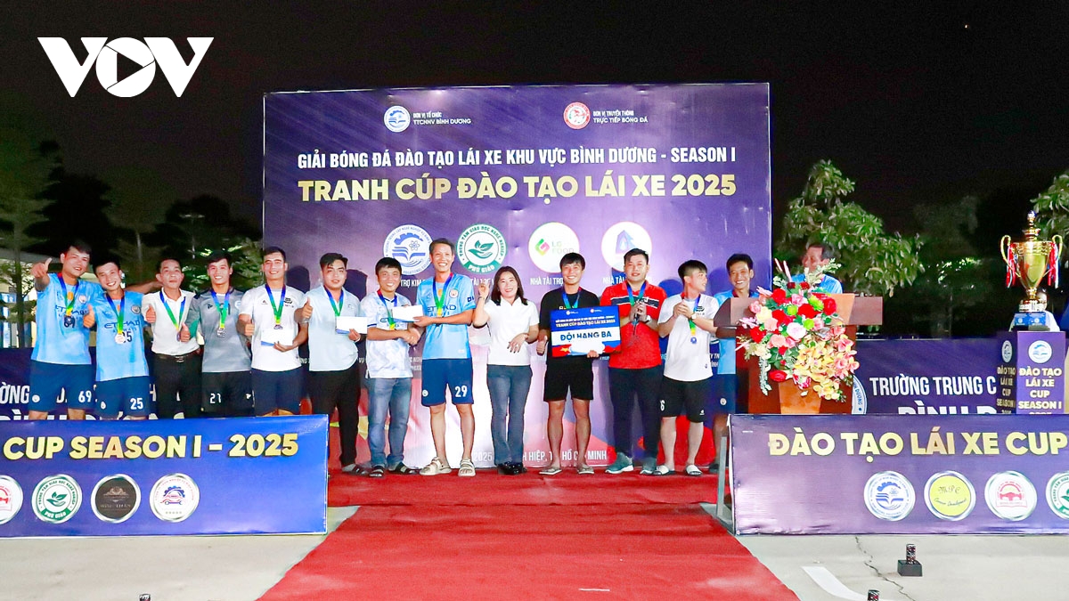 giải bóng đá đào tạo lái xe tp.hcm khép lại với những màn lội ngược dòng ngoạn mục hình ảnh 3 giai bong da dao tao lai xe tp.hcm khep lai voi nhung man loi nguoc dong ngoan muc hinh anh 3