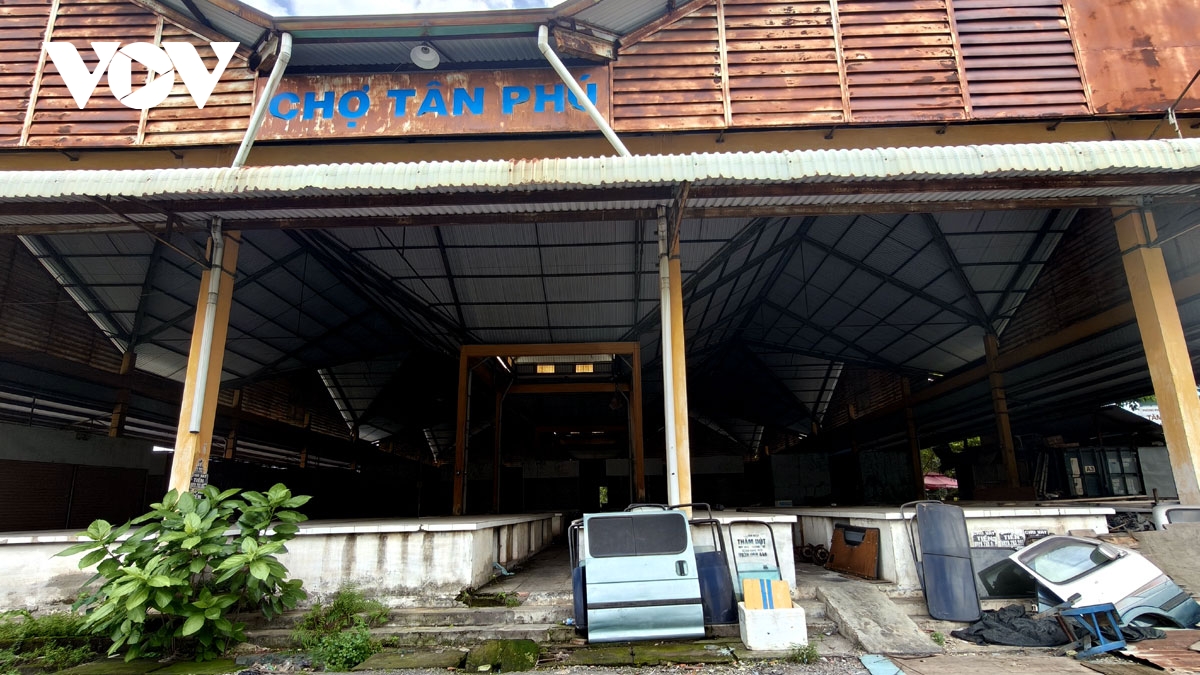 cho xay tien ty roi bi bo hoang o tp.hcm, lang phi khong nho hinh anh 8