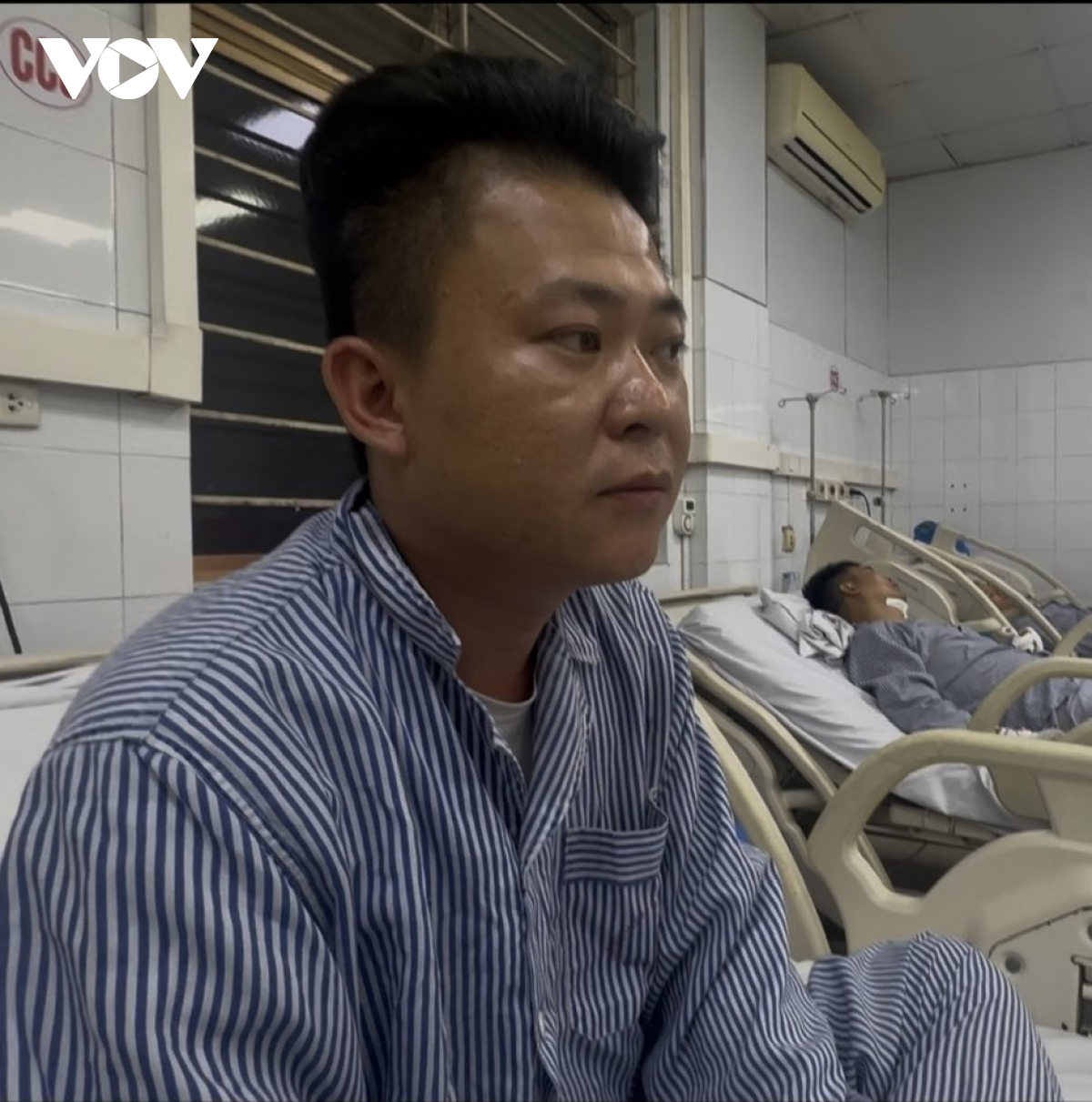 vụ lật tàu trên vịnh hạ long hành khách hỗ trợ, cứu giúp nhau lúc xảy ra sự cố hình ảnh 1 vu lat tau tren vinh ha long hanh khach ho tro, cuu giup nhau luc xay ra su co hinh anh 1