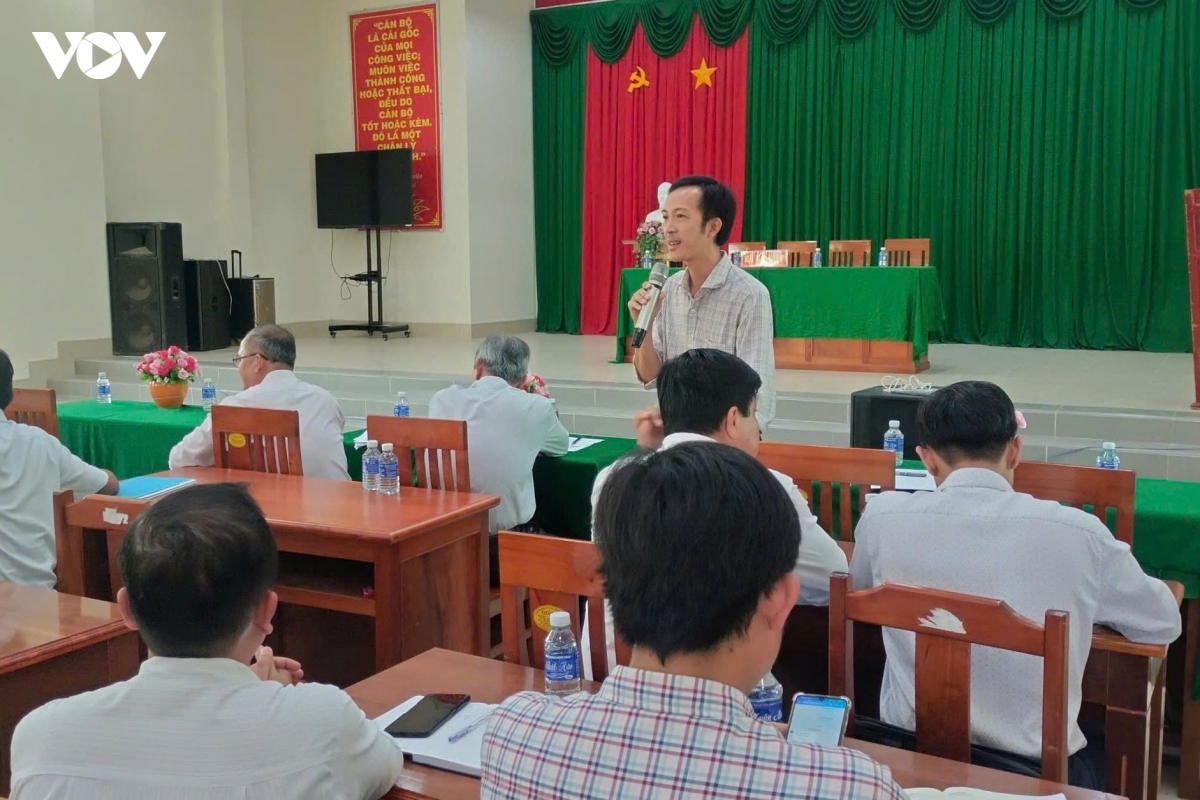 vinh long doi thoai voi nguoi dan ve vu bai rac an hiep gay o nhiem moi truong hinh anh 1