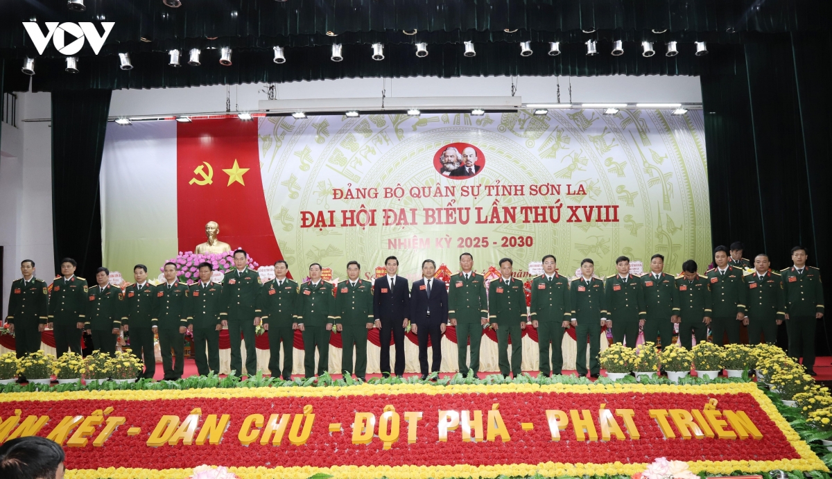 Ong hoang quoc khanh giu chuc bi thu Dang uy quan su tinh son la hinh anh 4