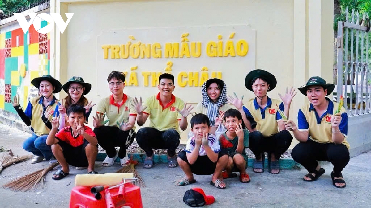 tuổi trẻ cần thơ rộn ràng thắp sáng biển, đảo quê hương hình ảnh 4 tuoi tre can tho ron rang thap sang bien, dao que huong hinh anh 4