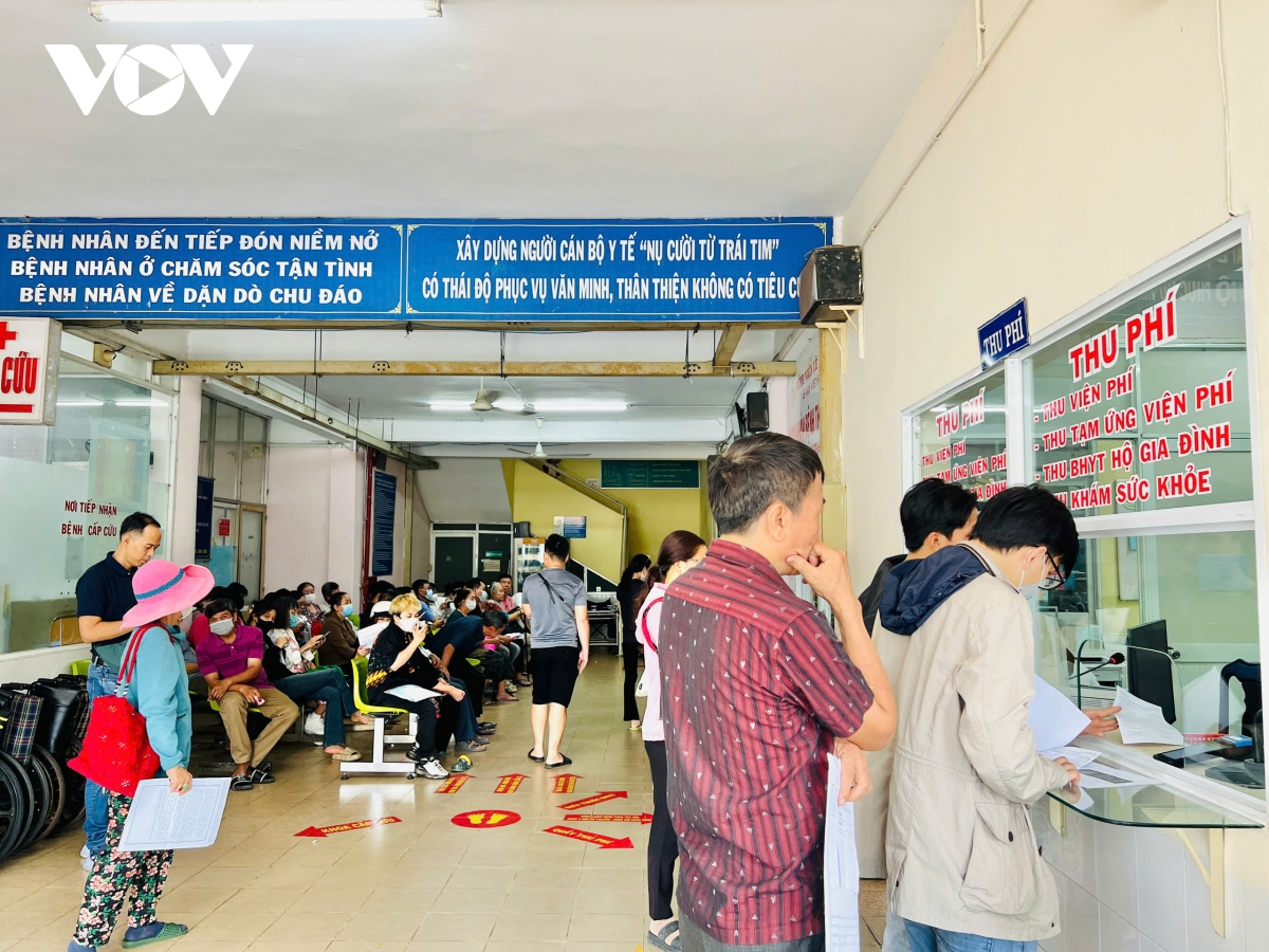 chính sách bhyt mới bệnh viện chủ động thích ứng, người dân hưởng lợi hình ảnh 2 chinh sach bhyt moi benh vien chu dong thich ung, nguoi dan huong loi hinh anh 2